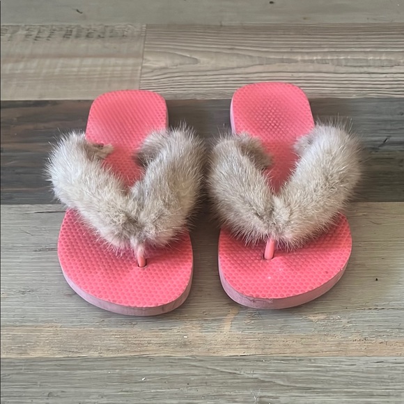 Coral Flip Flops with Real Fur Straps Size: 7 - Picture 1 of 16